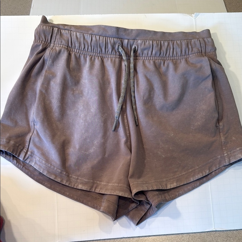 Lululemon Inner Glow Shorts 6